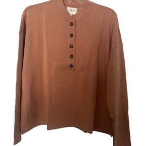NWT Lou & Grey Signature Plush Top- Large